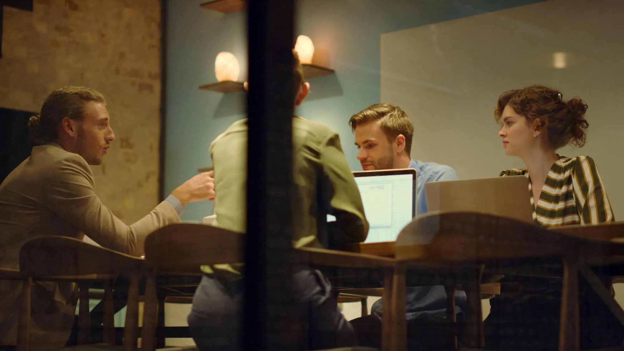 Team på Stepi arbetar tillsammans med digital marknadsföring och webbutveckling